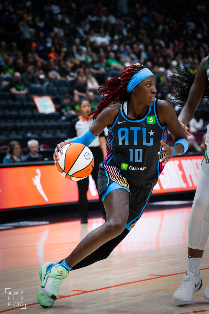 Rhyne Howard (Atlanta Dream) drives the ball to the paint at the 2025 WNBA Canada Series game in Vancouver